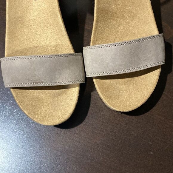 Lucky Brand Tan Leather Adjustable Strap Sandals - Picture 3 of 12